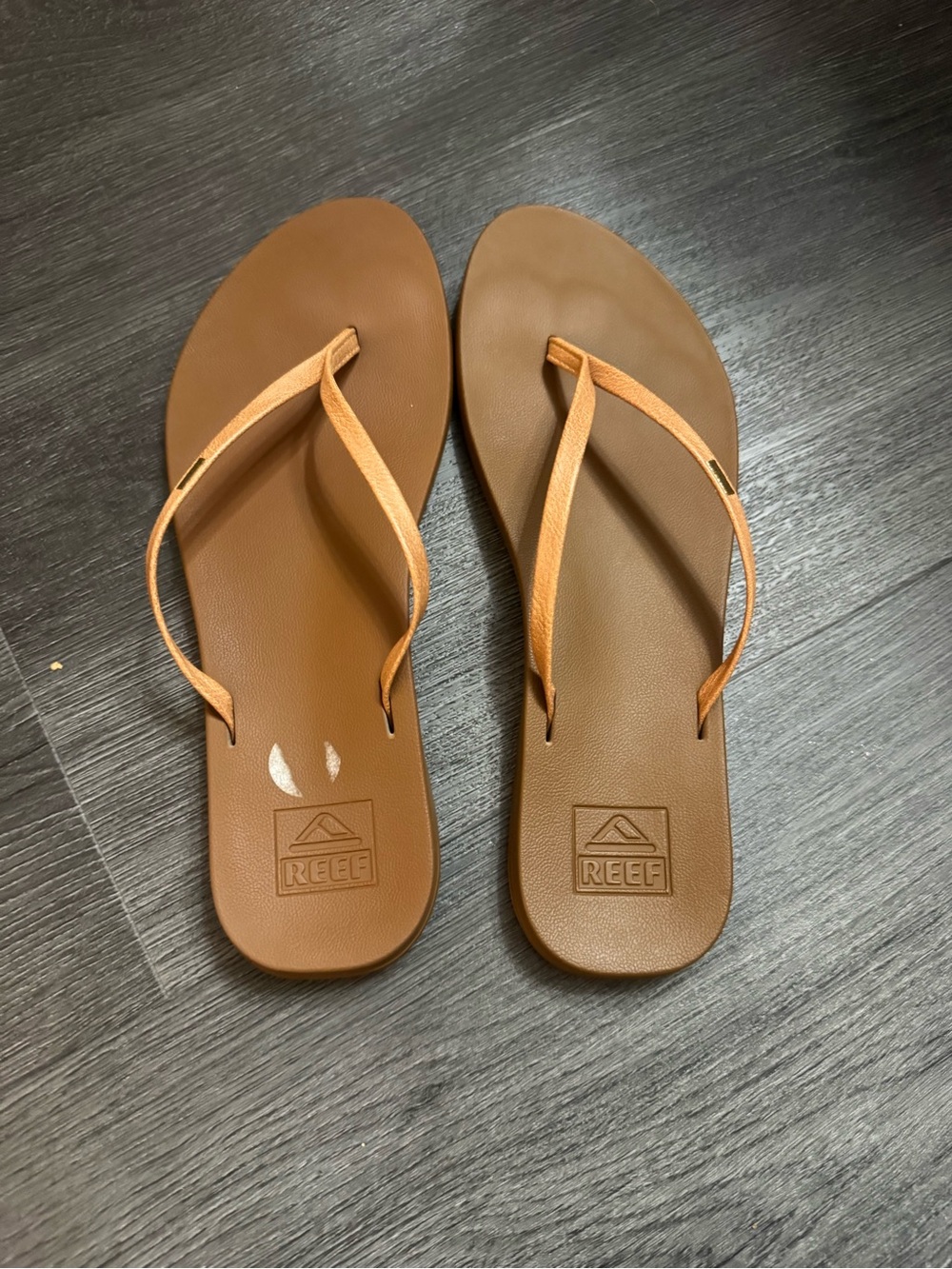 Reef Women’s Tan & Brown Slim Strap Sandals